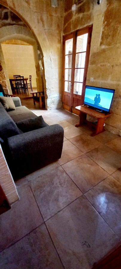 Ta Lucia Farmhouse With Private Pool And Bbq Villa Santa Lucija  ภายนอก รูปภาพ